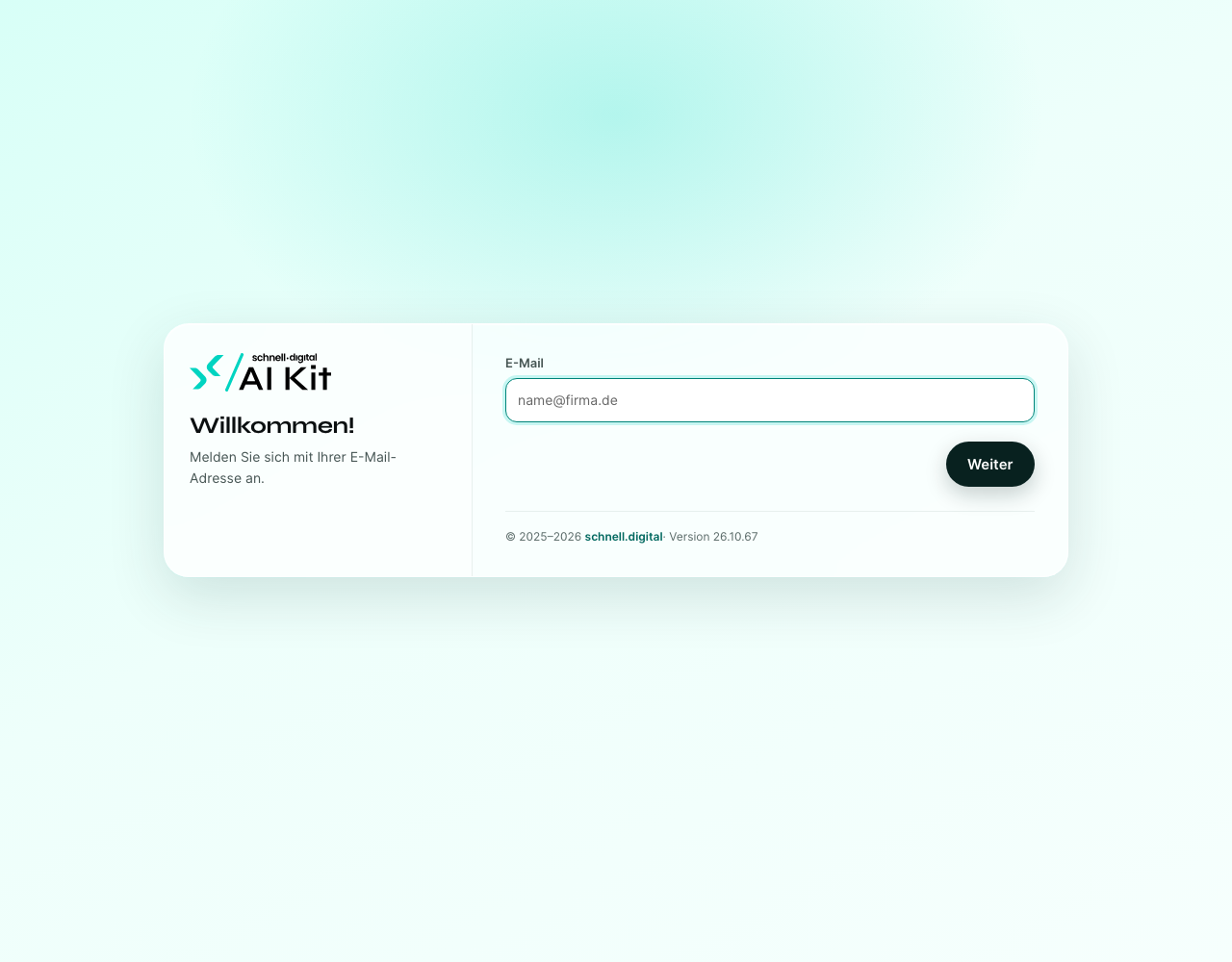 Die Anmeldeseite mit aktivem Feld „E-Mail“ und sichtbarem Knopf „Weiter“.